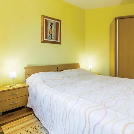 Gorgeous In With Kitchen Apartment *