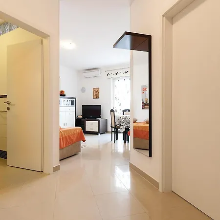 Gorgeous In With Kitchen * Vodnjan