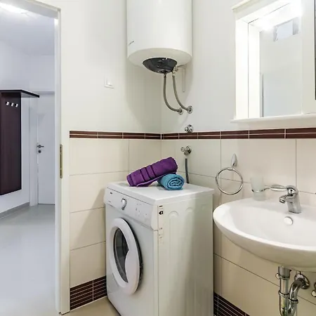 Apartment Gorgeous In With Kitchen Vodnjan