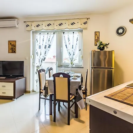 Gorgeous In With Kitchen Apartment