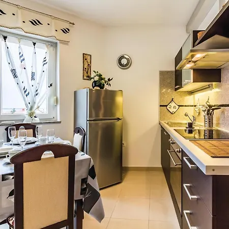 Gorgeous In With Kitchen Apartment
